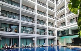 ปริภัส ป่าตอง รีสอร์ท (SHA Extra Plus)